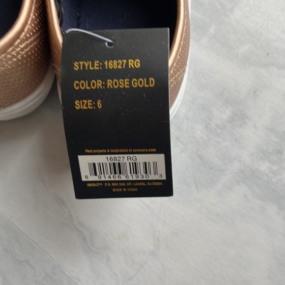 Nicole‘s boutique Shoes rose gold  flats  casual shoes  slip on sneaker
NWT Sz 6 - Picture 5 of 7